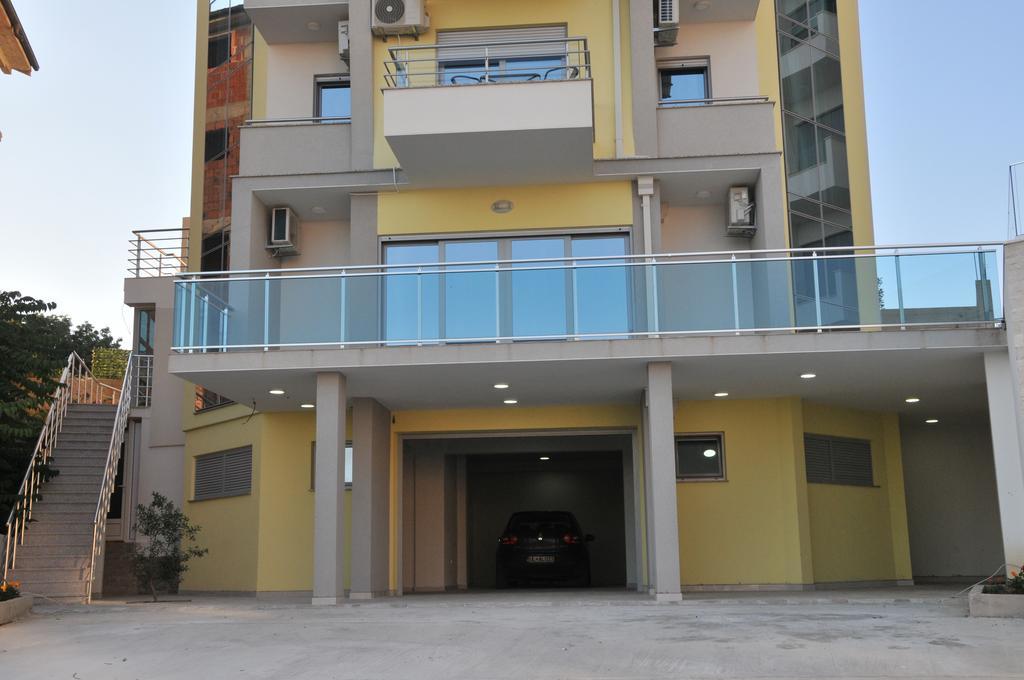 Ambassador & Ambassador Lux Apartments Ulcinj Exterior photo